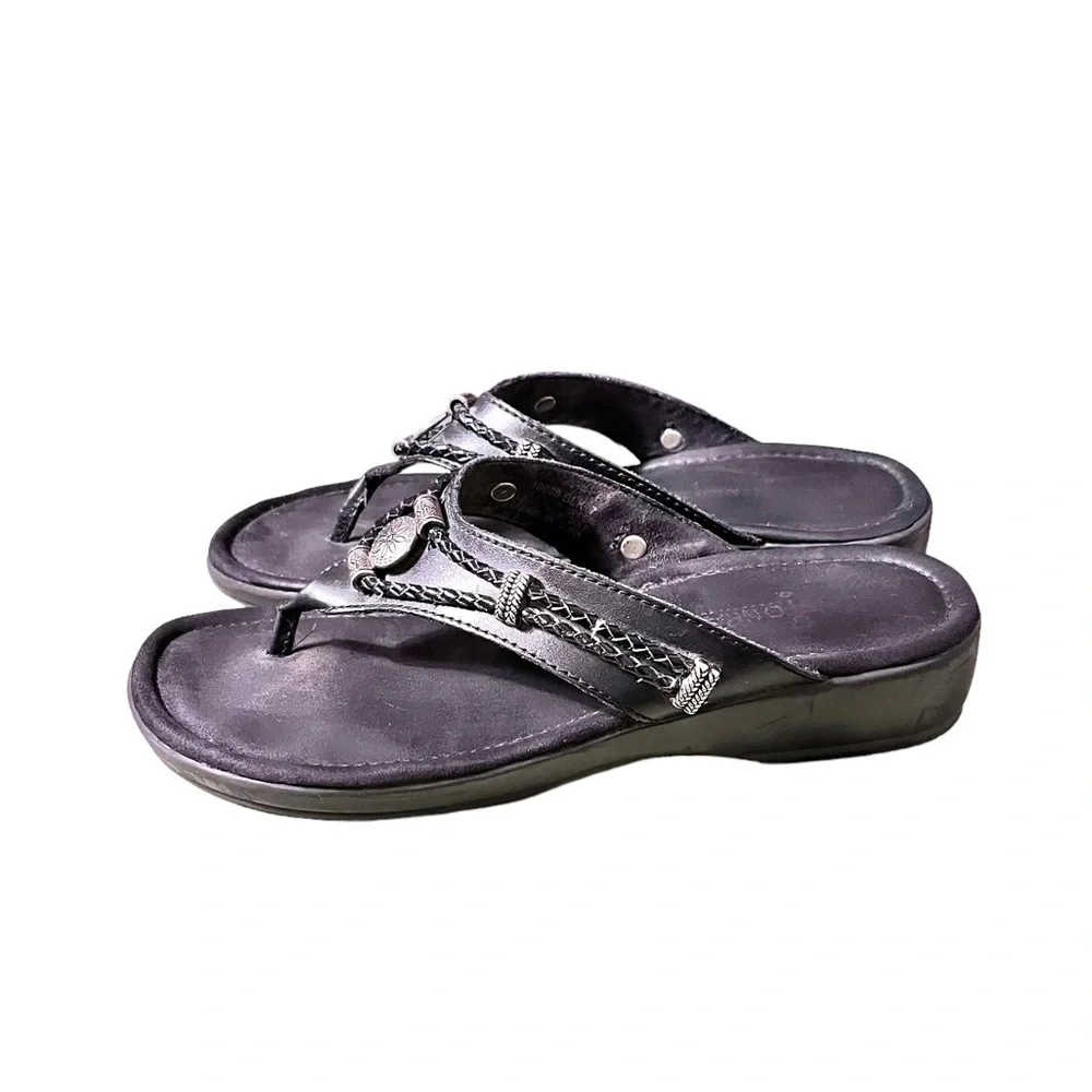 Minnetonka Silverthorne Leather Sandals  Size 7 Black